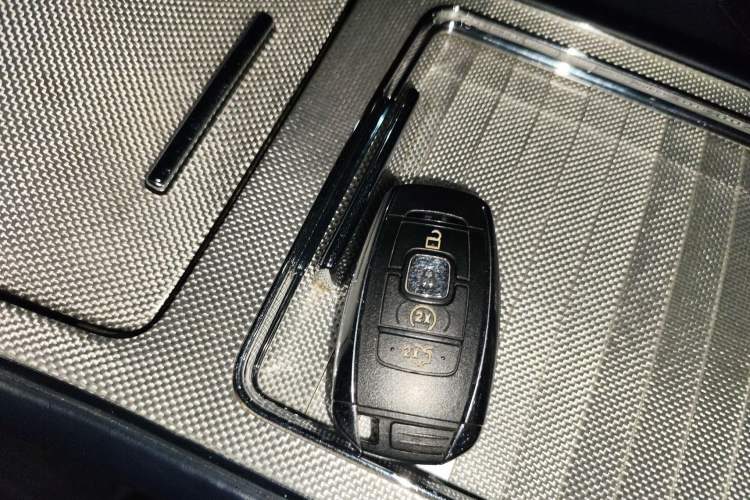 Used Lincoln Continental 2017 3.0T Four-Wheel Drive Presidential Edition Vehicle Key