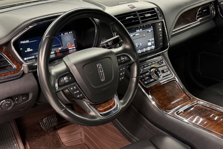 Used Lincoln Continental 2017 2.0T Two-Wheel Drive Deluxe Edition Audio And AC Panel