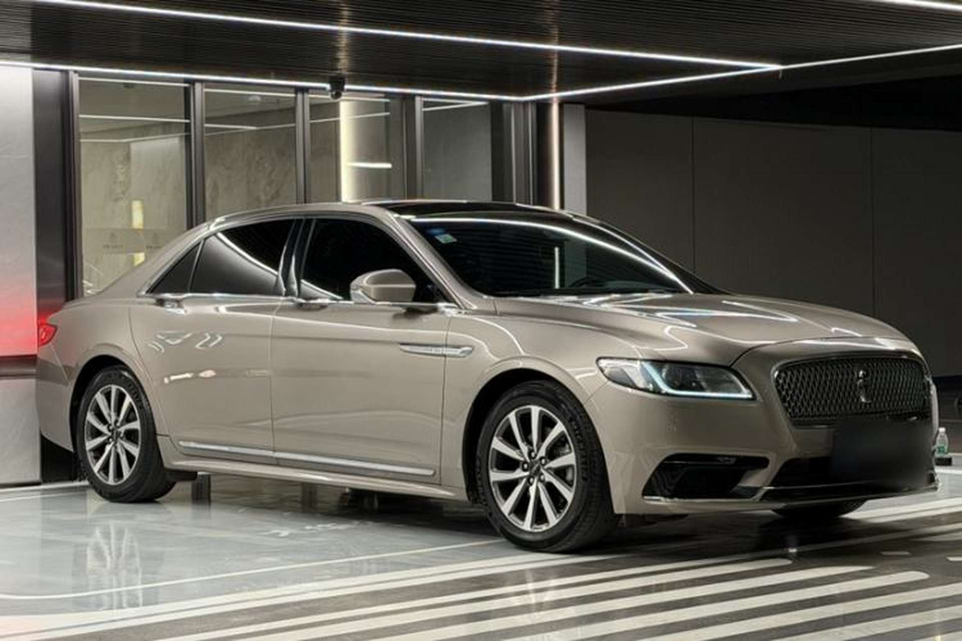 Used Lincoln Continental 2017 2.0T Two-Wheel Drive Deluxe Edition Exterior 1