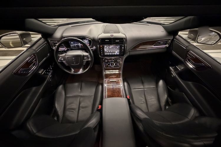 Used Lincoln Continental 2017 2.0T Two-Wheel Drive Deluxe Edition Interior 13