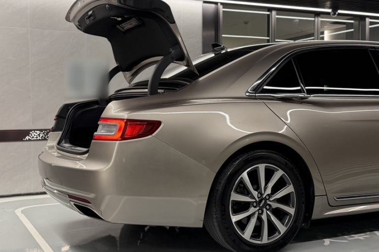 Used Lincoln Continental 2017 2.0T Two-Wheel Drive Deluxe Edition Trunk