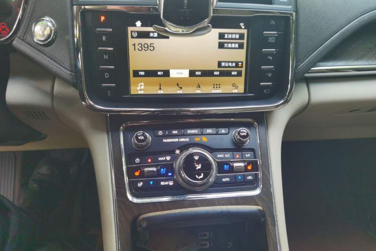 Used Lincoln Continental 2017 2.0T Two-Wheel Drive Prestige Edition Audio And AC Panel