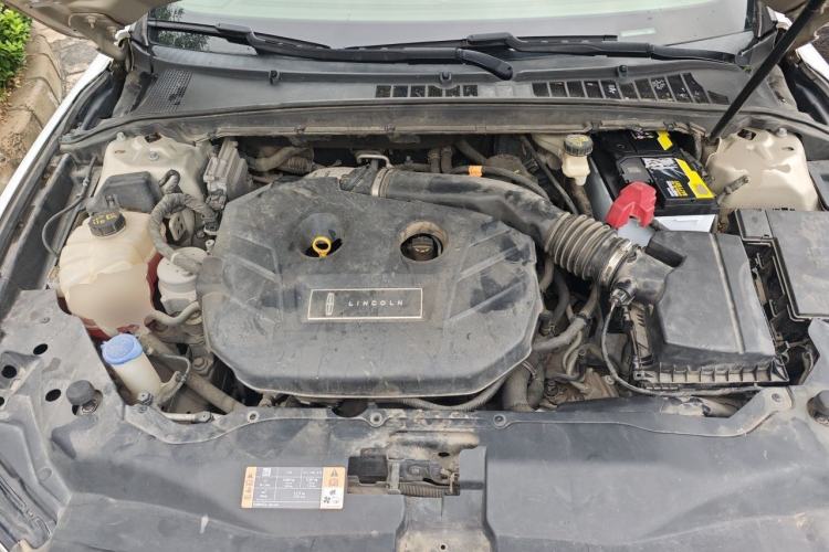 Used Lincoln Continental 2017 2.0T Two-Wheel-Drive Luxury Edition Engine Bay
