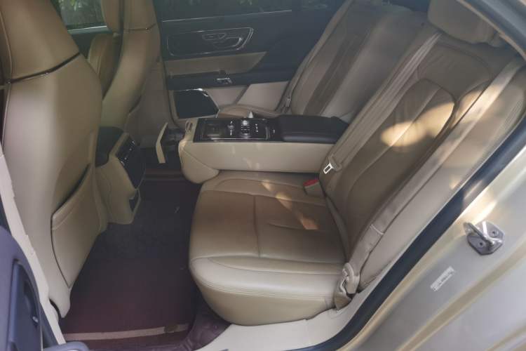 Used Lincoln Continental 2017 2.0T Two-Wheel Drive Prestige Edition Left Rear Seat