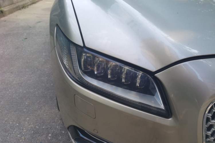Used Lincoln Continental 2017 2.0T Two-Wheel Drive Prestige Edition Right Front Headlight