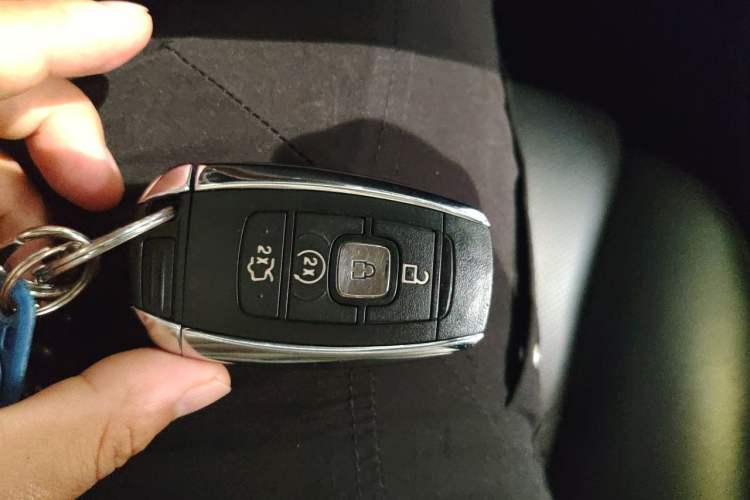Used Lincoln Continental 2017 3.0T Four-Wheel Drive Prestige Edition Vehicle Key