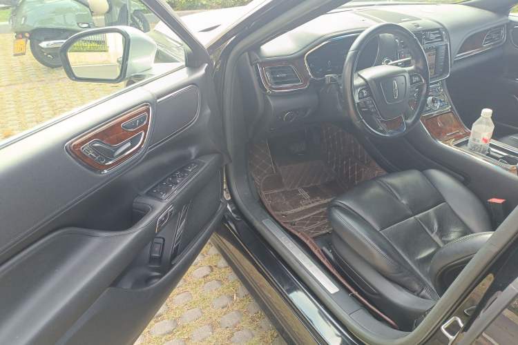 Used Lincoln Continental 2017 2.0T Two-Wheel-Drive Luxury Edition Driver Seat