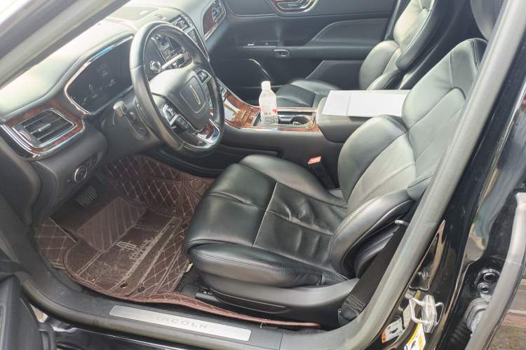 Used Lincoln Continental 2017 2.0T Two-Wheel-Drive Luxury Edition Left Front Seat