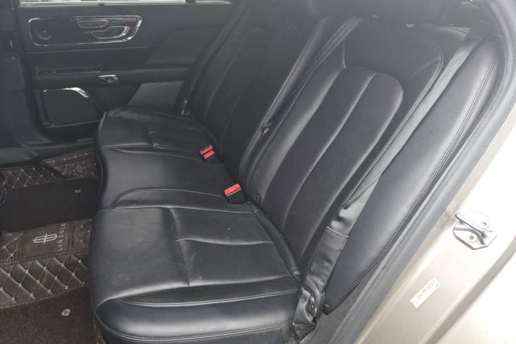 Used Lincoln Continental 2017 2.0T Two-Wheel Drive Prestige Edition Left Rear Seat