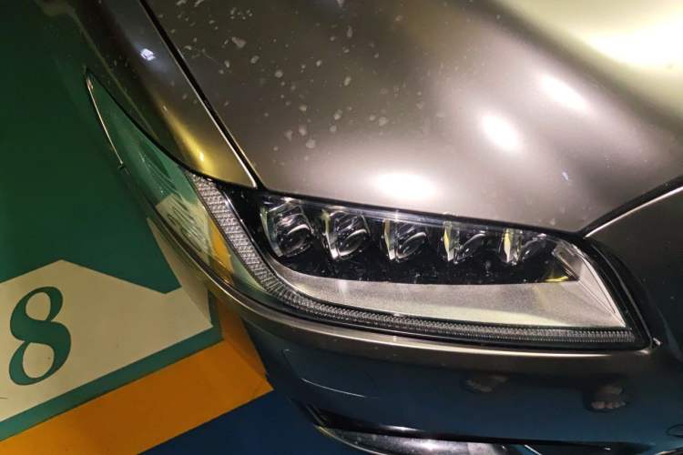 Used Lincoln Continental 2017 3.0T Four-Wheel Drive Prestige Edition Right Front Headlight