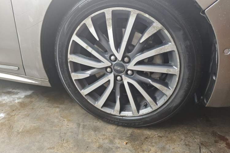 Used Lincoln Continental 2017 2.0T Two-Wheel Drive Prestige Edition Right Front Wheel Hub