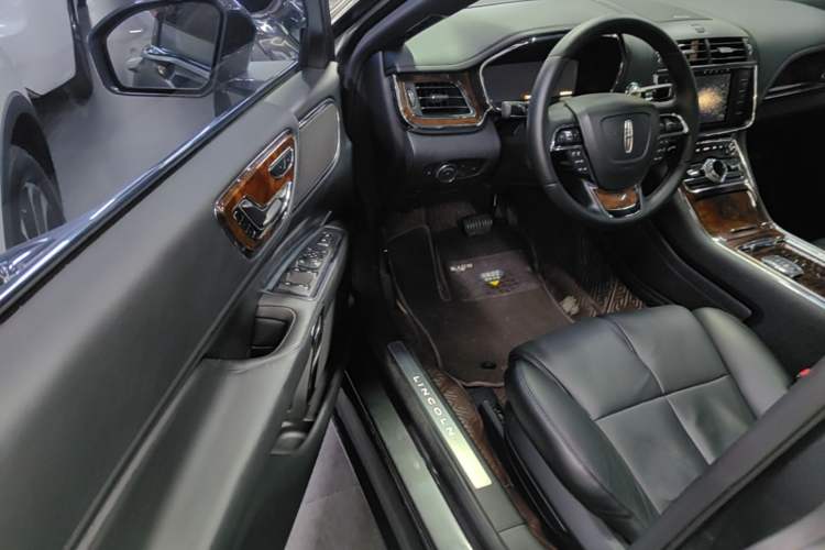 Used Lincoln Continental 2017 2.0T Two-Wheel-Drive Luxury Edition Driver Seat