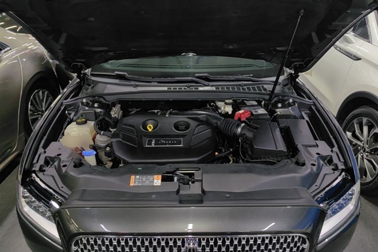 Used Lincoln Continental 2017 2.0T Two-Wheel-Drive Luxury Edition Engine Bay