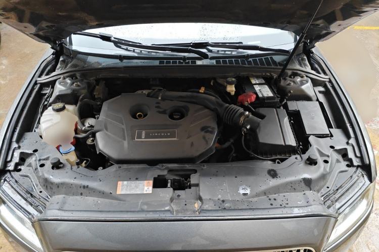 Used Lincoln Continental 2017 2.0T Two-Wheel Drive Deluxe Edition Engine Bay
