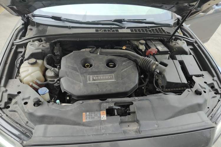 Used Lincoln Continental 2017 2.0T Two-Wheel Drive Deluxe Edition Engine Bay