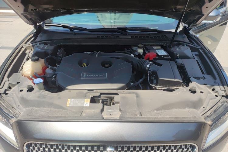 Used Lincoln Continental 2017 2.0T Two-Wheel-Drive Luxury Edition Engine Bay