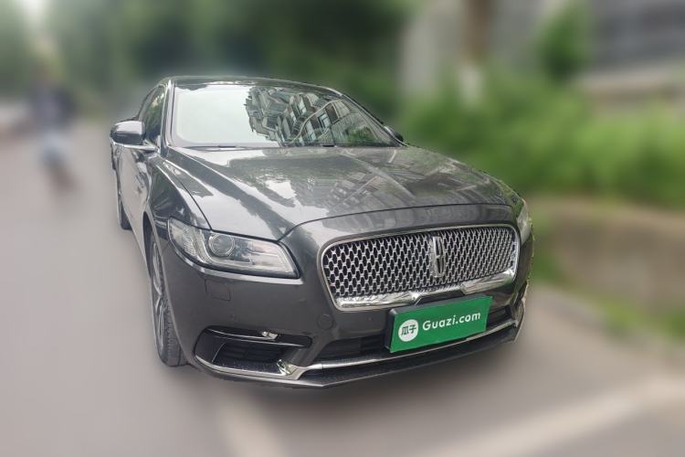Used Lincoln Continental 2017 2.0T Two-Wheel Drive Deluxe Edition Front Right 45 Deg