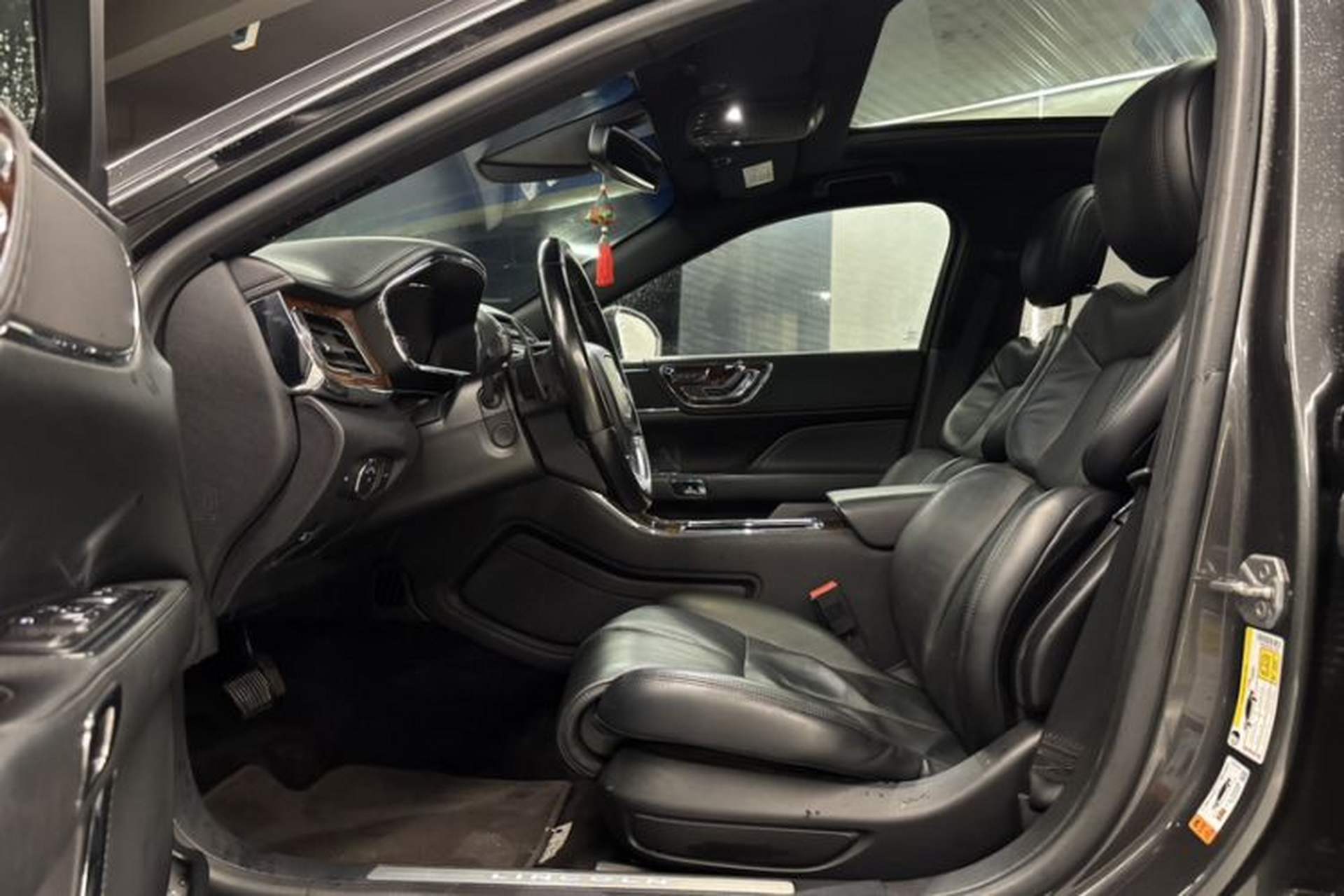 Used Lincoln Continental 2017 2.0T Two-Wheel-Drive Luxury Edition Interior 12