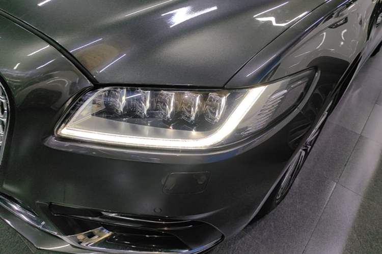 Used Lincoln Continental 2017 2.0T Two-Wheel-Drive Luxury Edition Left Front Headlight