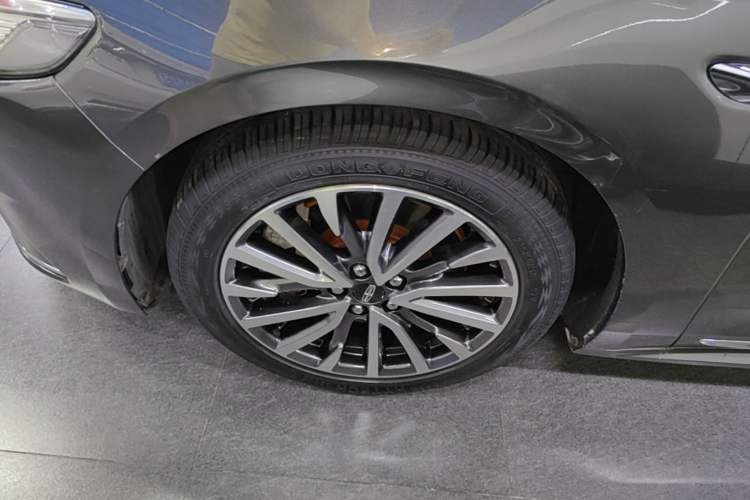 Used Lincoln Continental 2017 2.0T Two-Wheel-Drive Luxury Edition Left Front Wheel Hub