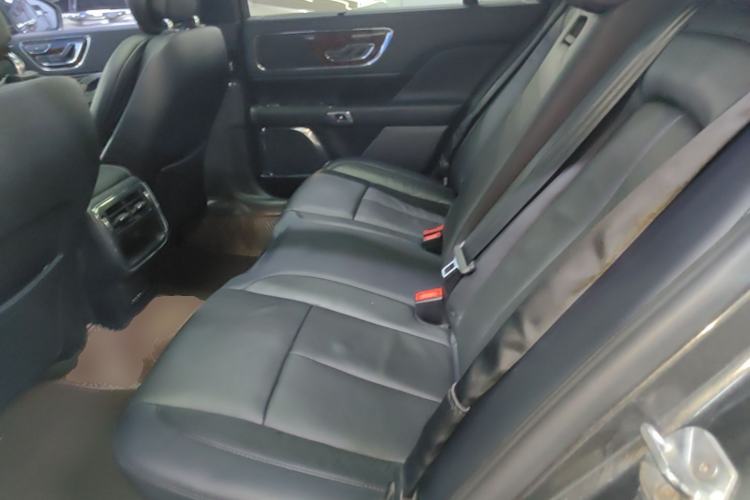 Used Lincoln Continental 2017 2.0T Two-Wheel-Drive Luxury Edition Left Rear Seat