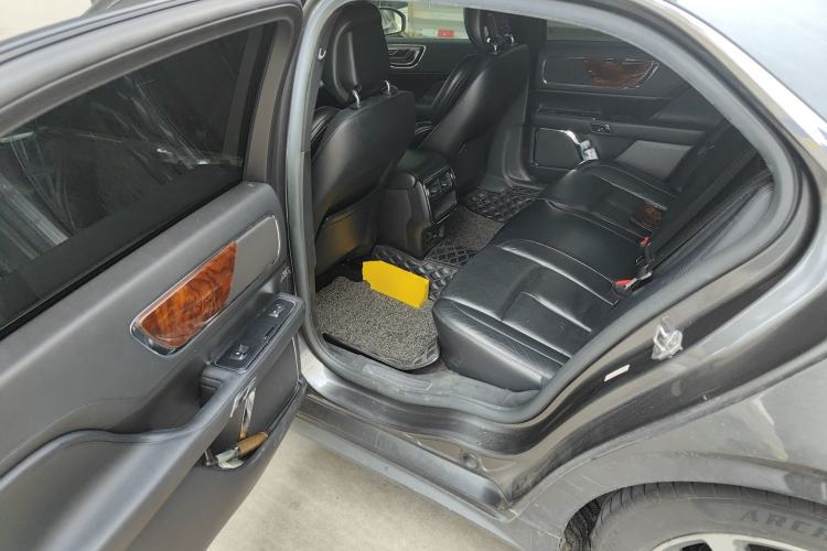 Used Lincoln Continental 2017 2.0T Two-Wheel Drive Deluxe Edition Left Rear Seat