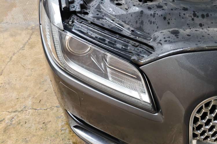 Used Lincoln Continental 2017 2.0T Two-Wheel Drive Deluxe Edition Right Front Headlight