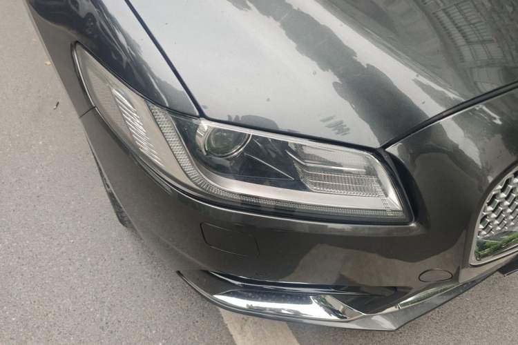 Used Lincoln Continental 2017 2.0T Two-Wheel Drive Deluxe Edition Right Front Headlight