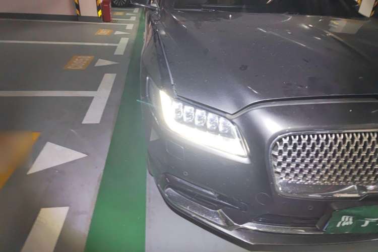 Used Lincoln Continental 2017 3.0T Four-Wheel Drive Prestige Edition Right Front Headlight
