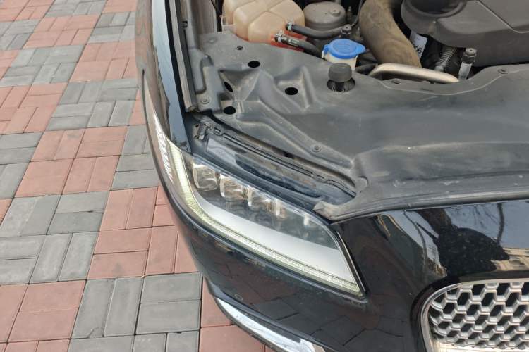 Used Lincoln Continental 2017 3.0T Four-Wheel Drive Presidential Edition Right Front Headlight