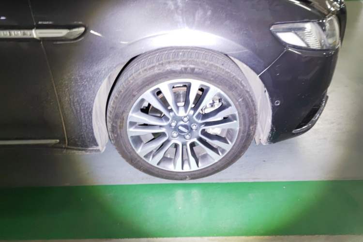 Used Lincoln Continental 2017 3.0T Four-Wheel Drive Prestige Edition Right Front Wheel Hub