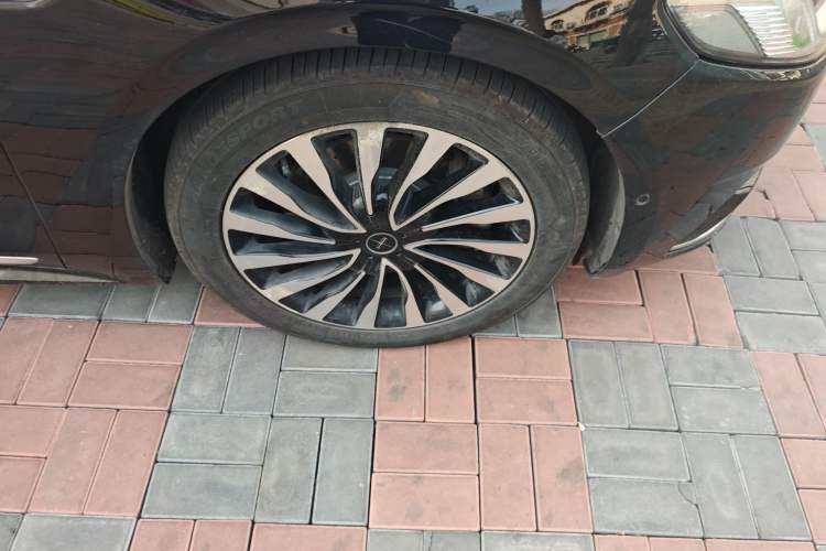 Used Lincoln Continental 2017 3.0T Four-Wheel Drive Presidential Edition Right Front Wheel Hub