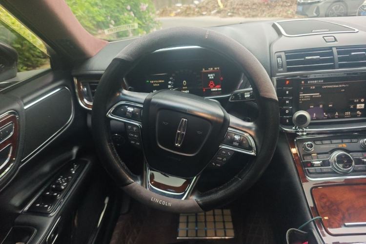 Used Lincoln Continental 2017 2.0T Two-Wheel Drive Deluxe Edition Steering Wheel