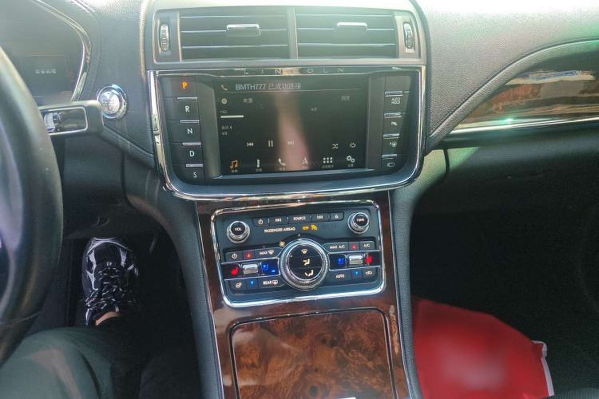 Used Lincoln Continental 2017 3.0T Four-Wheel Drive Prestige Edition Audio And AC Panel