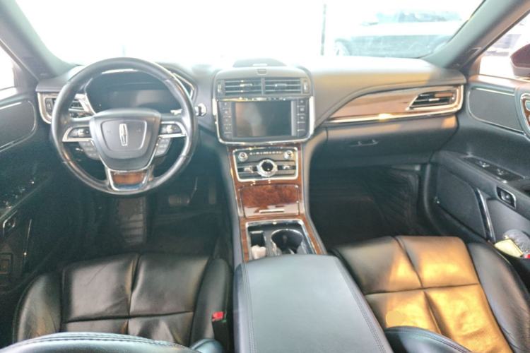 Used Lincoln Continental 2017 2.0T Two-Wheel-Drive Luxury Edition Center Console