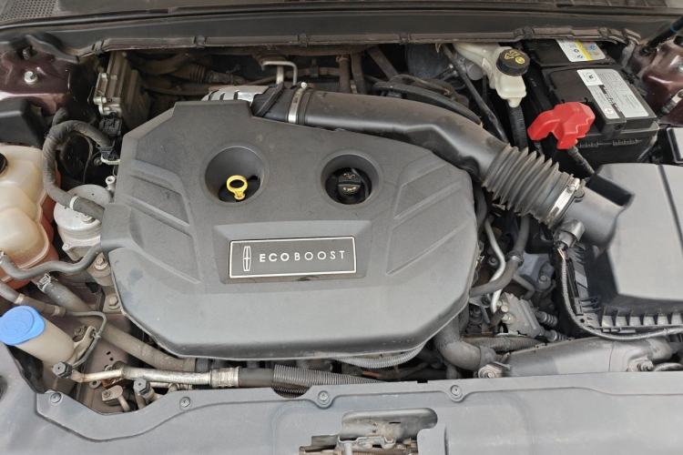 Used Lincoln Continental 2017 2.0T Two-Wheel Drive Deluxe Edition Engine Bay