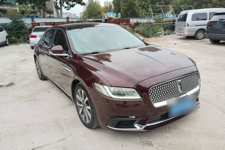 Used Lincoln Continental 2017 2.0T Two-Wheel Drive Deluxe Edition Front Right 45 Deg