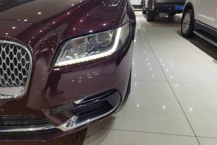 Used Lincoln Continental 2017 2.0T Two-Wheel Drive Deluxe Edition Left Front Headlight