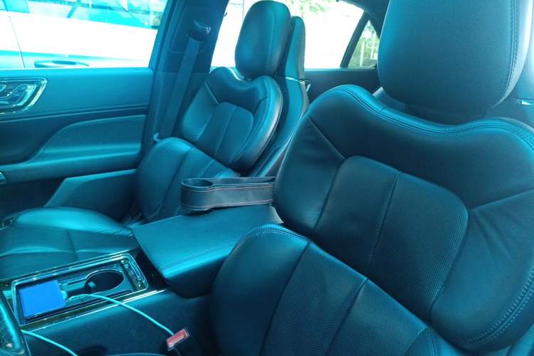 Used Lincoln Continental  Left Front Seat