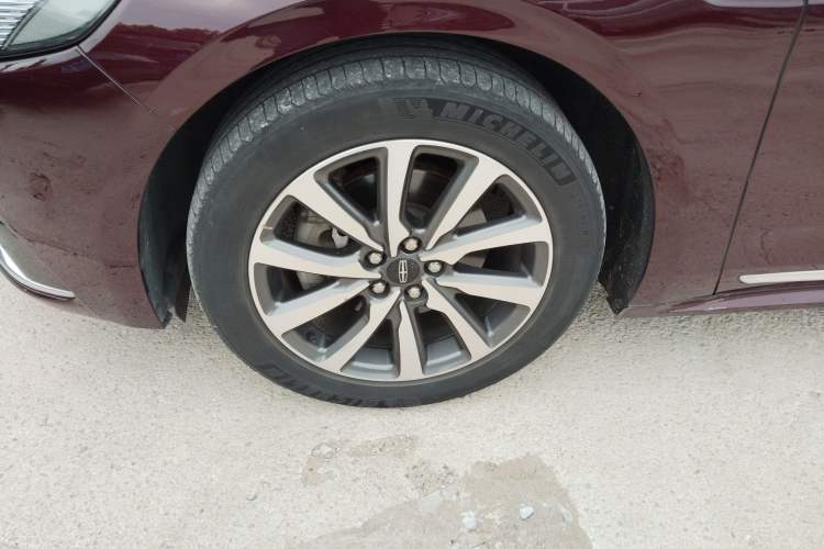 Used Lincoln Continental 2017 2.0T Two-Wheel Drive Deluxe Edition Left Front Wheel Hub