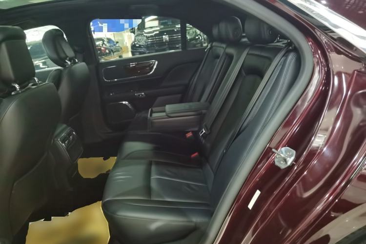 Used Lincoln Continental 2017 2.0T Two-Wheel Drive Deluxe Edition Left Rear Seat