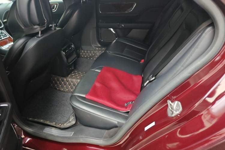 Used Lincoln Continental 2017 2.0T Two-Wheel Drive Deluxe Edition Left Rear Seat