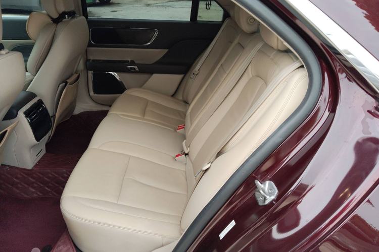 Used Lincoln Continental 2017 2.0T Two-Wheel Drive Deluxe Edition Left Rear Seat
