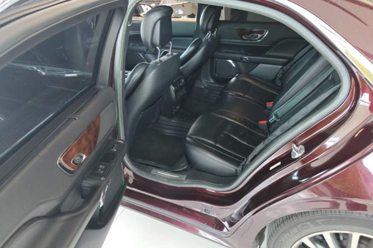 Used Lincoln Continental 2017 2.0T Two-Wheel-Drive Luxury Edition Left Rear Seat