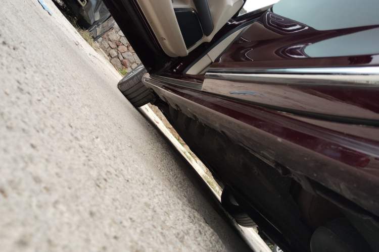Used Lincoln Continental 2017 2.0T Two-Wheel Drive Deluxe Edition Left Side Sill