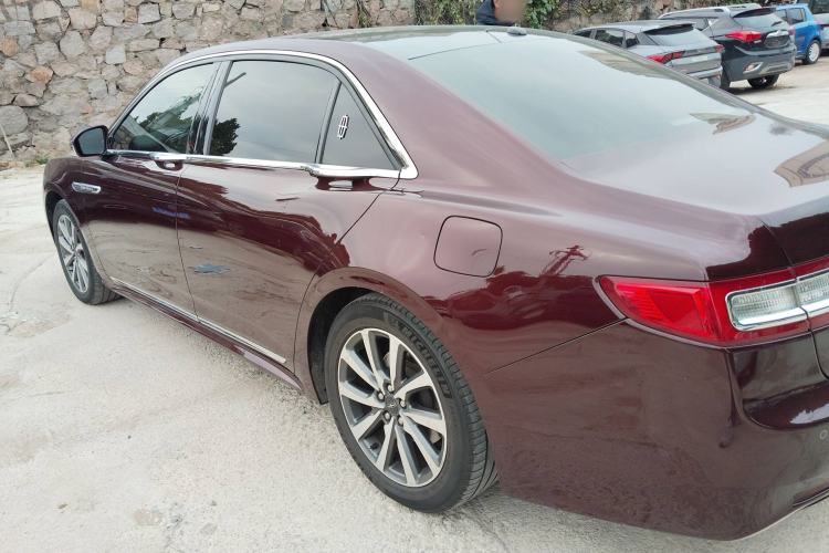 Used Lincoln Continental 2017 2.0T Two-Wheel Drive Deluxe Edition Left Side