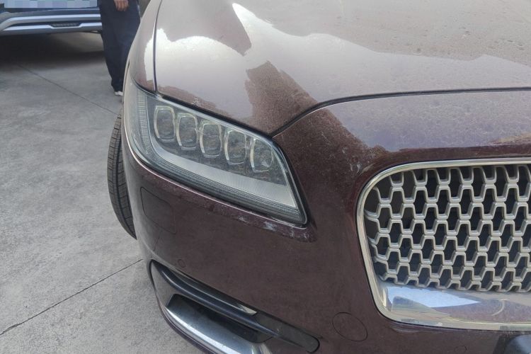 Used Lincoln Continental 2017 2.0T Two-Wheel-Drive Luxury Edition Right Front Headlight