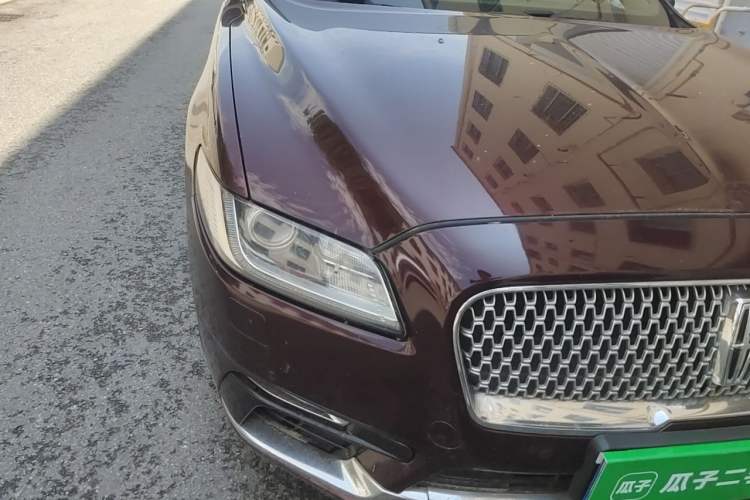Used Lincoln Continental 2017 2.0T Two-Wheel Drive Deluxe Edition Right Front Headlight