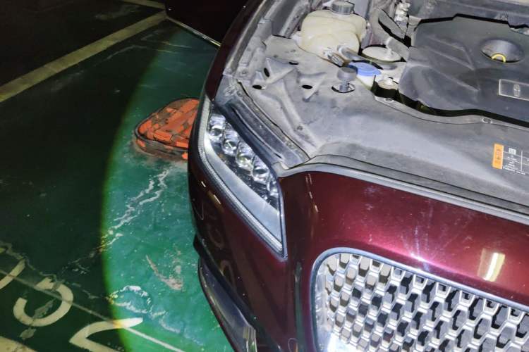 Used Lincoln Continental 2017 2.0T Two-Wheel Drive Prestige Edition Right Front Headlight