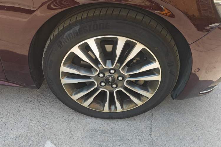 Used Lincoln Continental 2017 3.0T Four-Wheel Drive Prestige Edition Right Front Wheel Hub